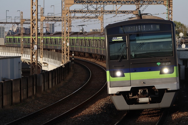 10-300形10-600Fを京王稲田堤駅で撮影した写真