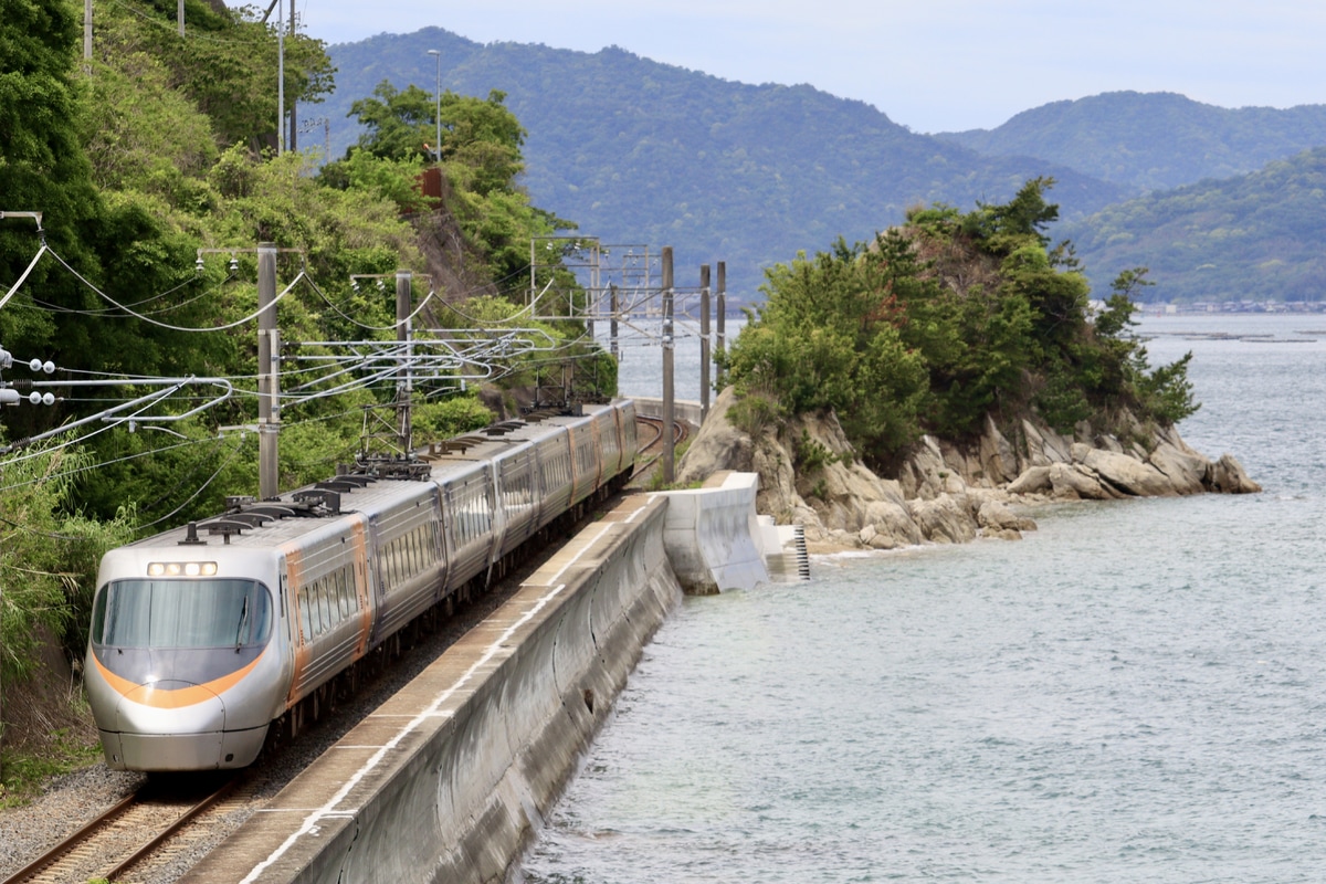 JR四国 松山運転所 8000系 L4編成