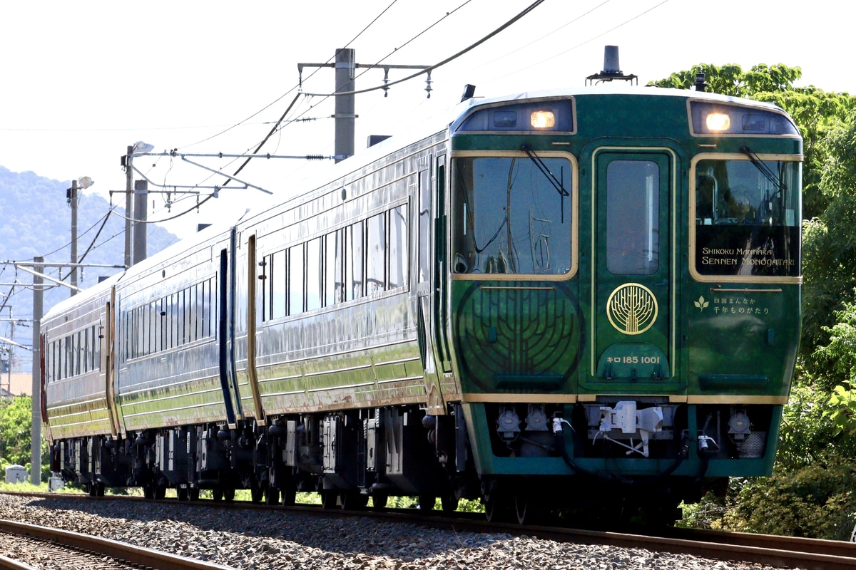 JR四国 高松運転所 キロ185系 1001