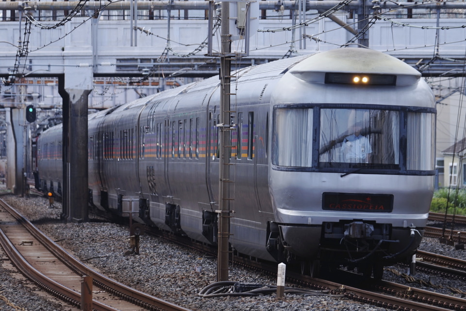 JR東日本E26系の写真