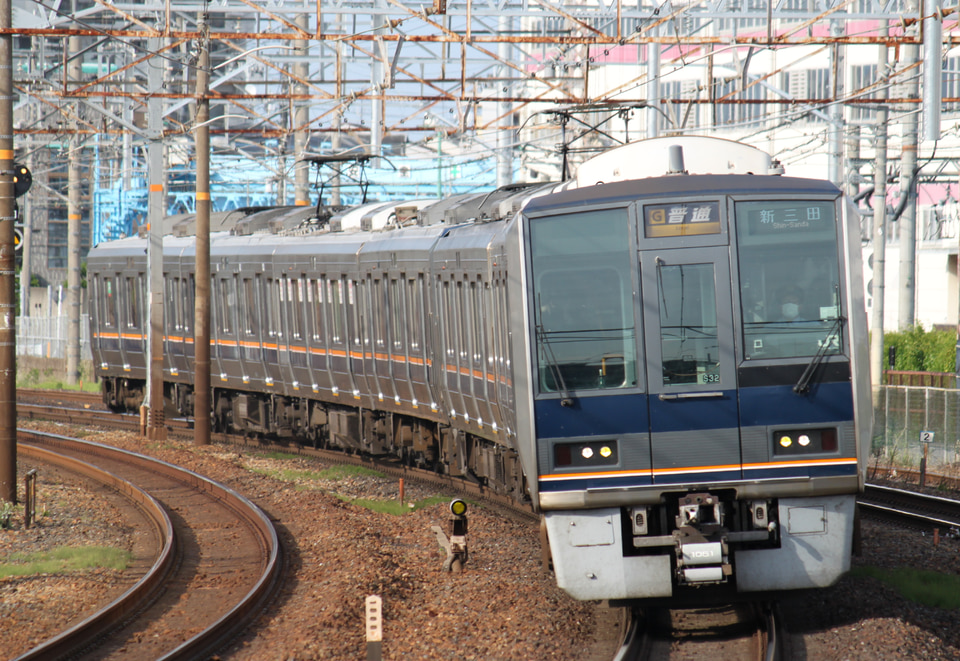 JR西227系S32編成<br class="br-sp" />(ヒロS32編成)の写真