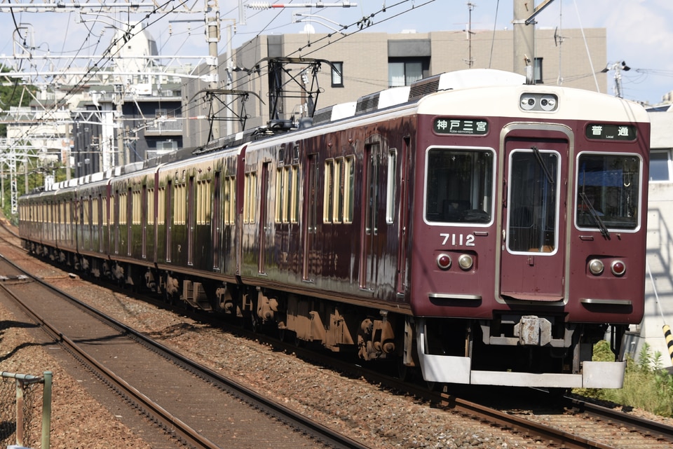 阪急7000系7012×8R<br class="br-sp" />(7012F)(7012編成)の写真