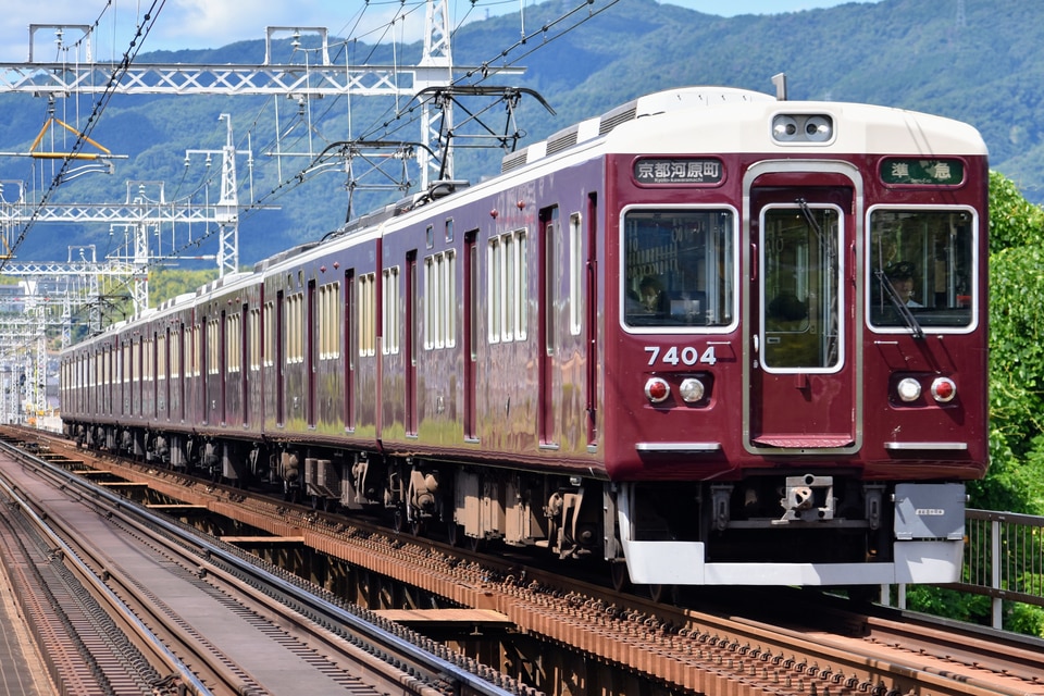 阪急7300系7304×8R<br class="br-sp" />(7304F)(7304編成)の写真