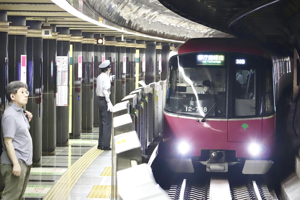 東京都交通局 12-600形 12-781Fの写真
