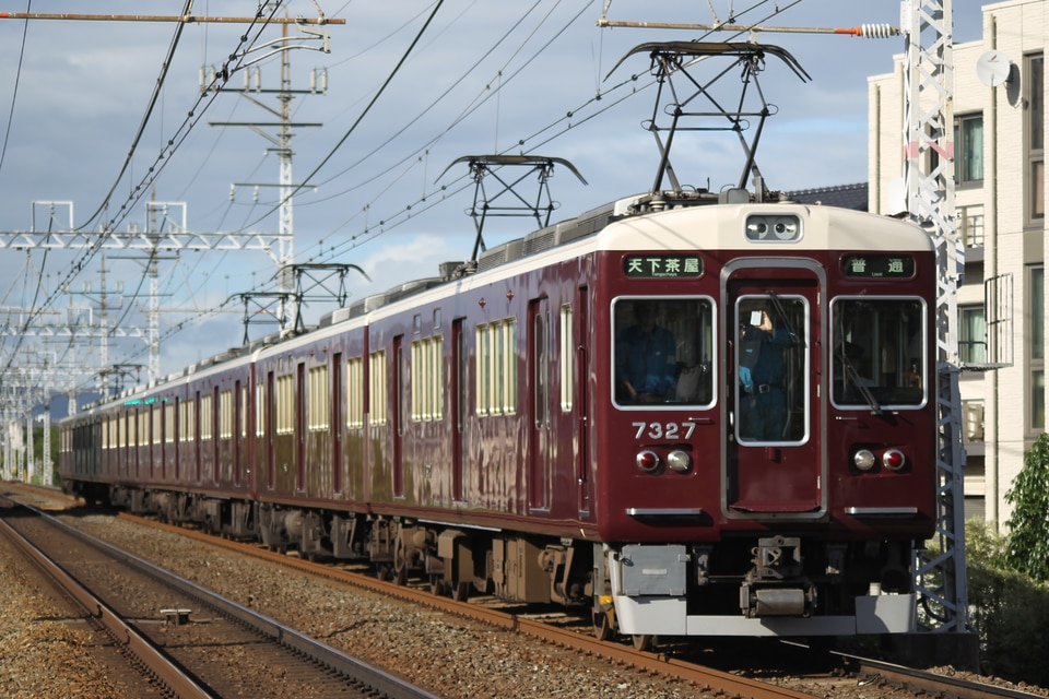 阪急7300系7327×2R<br class="br-sp" />(7327F)(7327編成)の写真