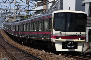 京王電鉄  8000系 8732F
