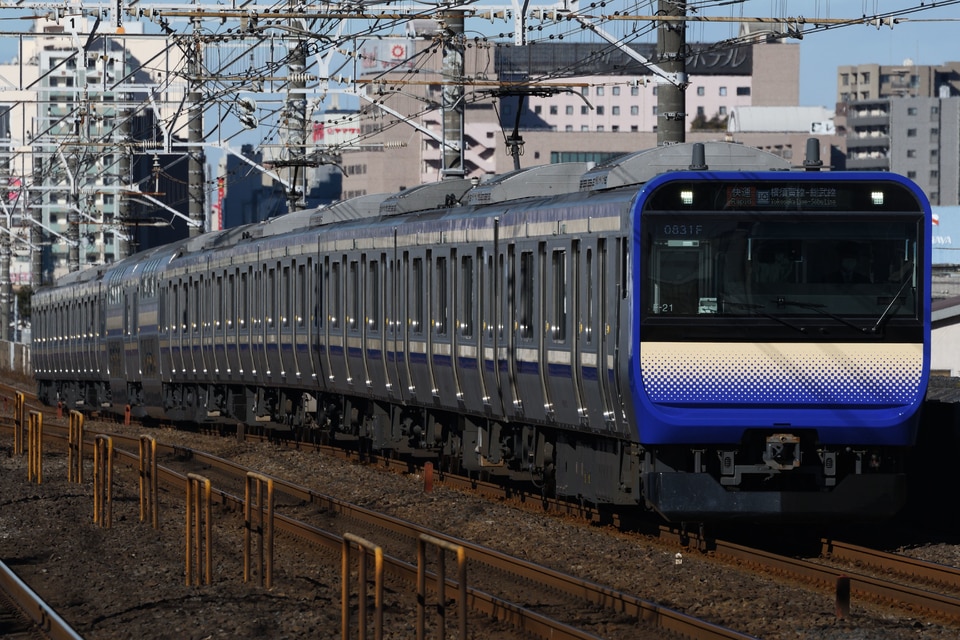 JR東E235系クラF-21編成<br class="br-sp" />(F-21編成)(クラF-21)の写真
