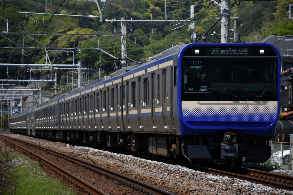 JR東E235系クラJ-04編成<br class="br-sp" />(J-04編成)(クラJ-04)の写真