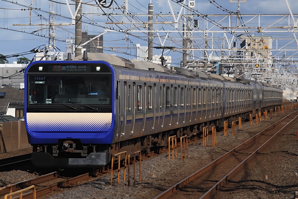 JR東E235系クラJ-16編成<br class="br-sp" />(J-16編成)(クラJ-16)の写真