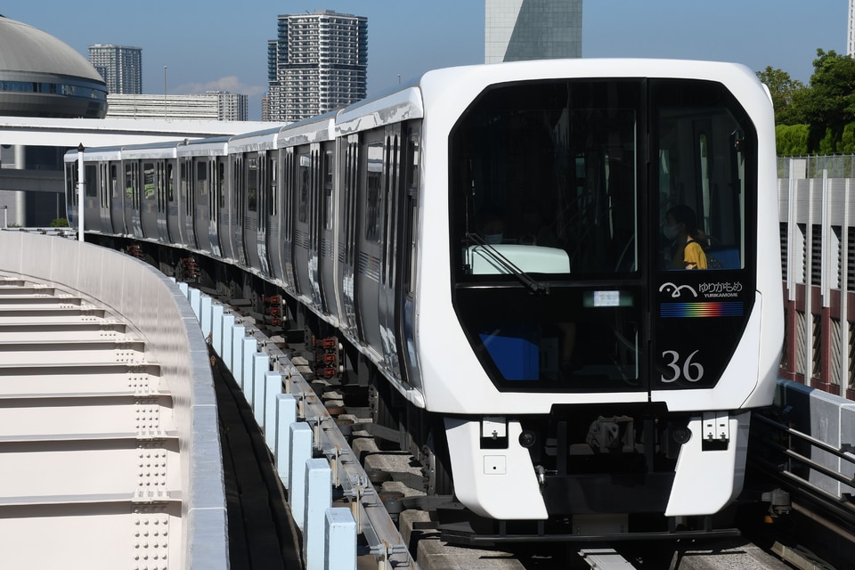 ゆりかもめ7300系7361F<br class="br-sp" />(7361編成)(36編成)の写真