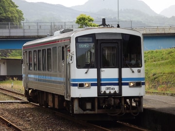 JR西日本 浜田鉄道部 キハ120 308