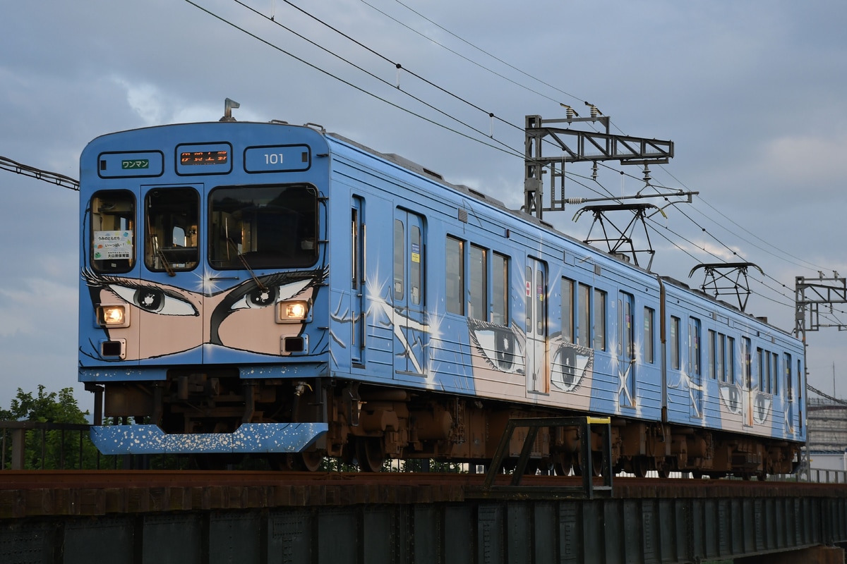 伊賀鉄道 上野市車庫 200系 SE51