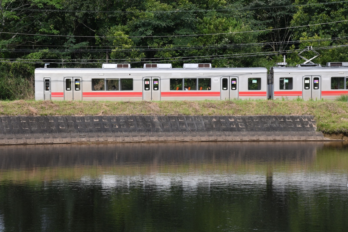 伊賀鉄道 上野市車庫 200系 SE53