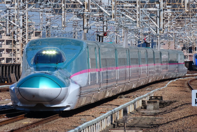 新幹線総合車両センターE5系U48編成を大宮駅で撮影した写真