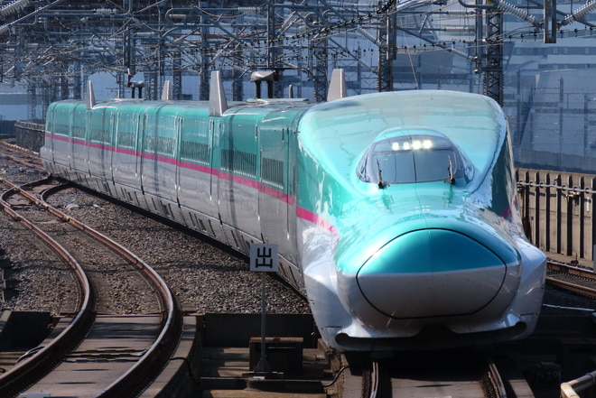 新幹線総合車両センターE5系U47編成を大宮駅で撮影した写真