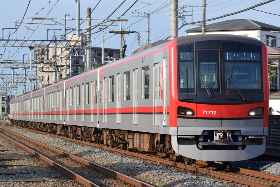 東武70000系71712F<br class="br-sp" />(71712編成)の写真