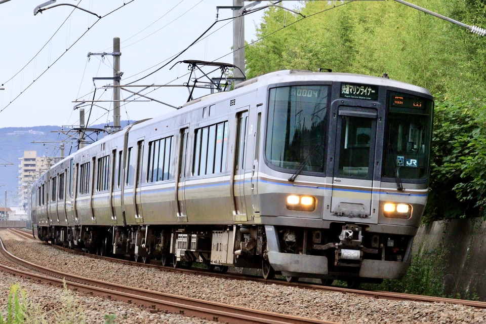 JR西223系P6編成<br class="br-sp" />(オカP6編成)の写真