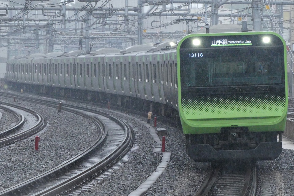 JR東E235系トウ12編成<br class="br-sp" />(トウ12)の写真