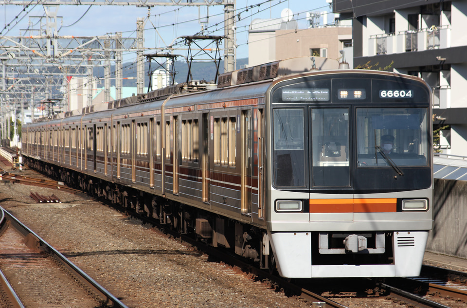 大阪メトロ66系66604F<br class="br-sp" />(66604編成)の写真