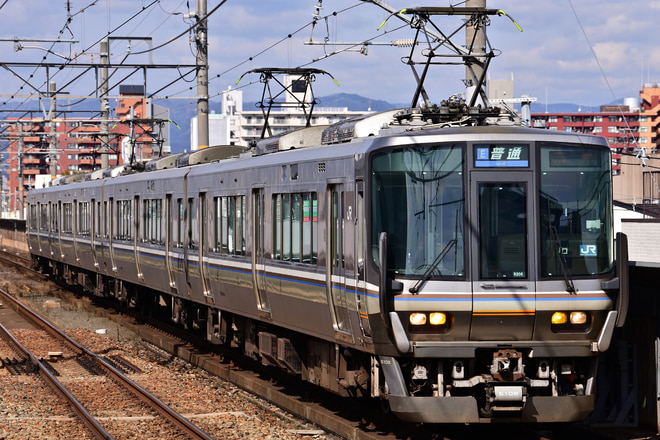 吹田総合車両所京都支所223系R205編成を梅小路京都西駅で撮影した写真