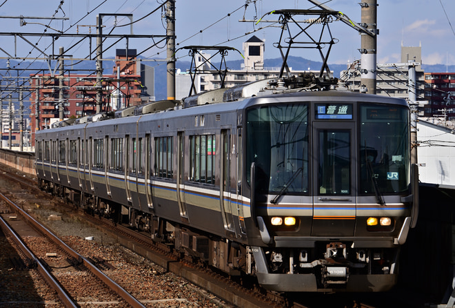 吹田総合車両所京都支所223系R205編成を梅小路京都西駅で撮影した写真