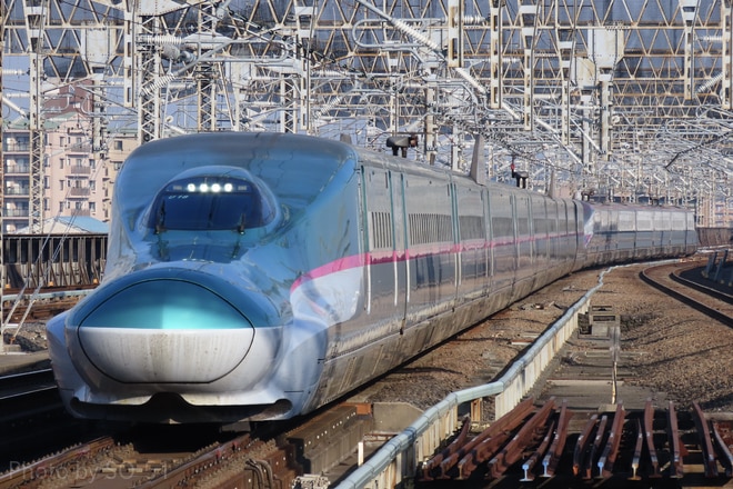 新幹線総合車両センターE5系U18編成を大宮駅で撮影した写真