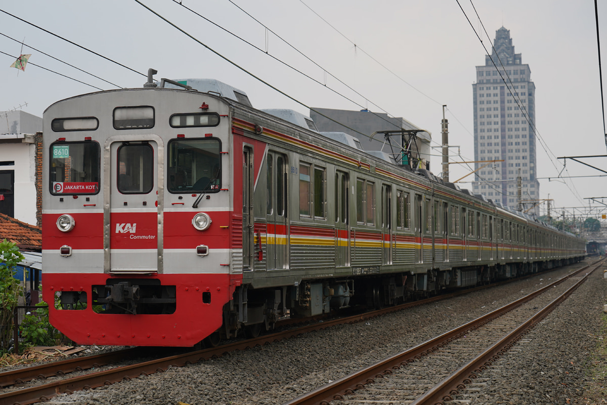 KAI Commuter  8500系 