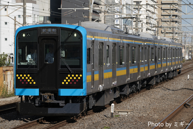E131系を平塚駅で撮影した写真