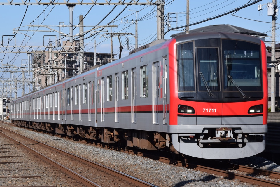 東武70000系71711F<br class="br-sp" />(71711編成)の写真