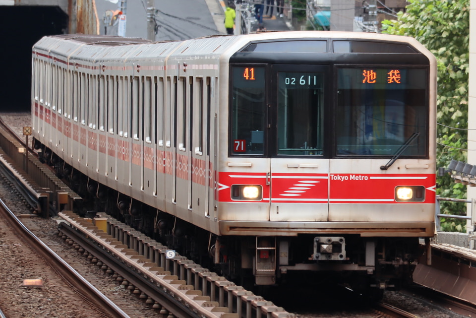メトロ02系02-111F<br class="br-sp" />(02-111編成)の写真