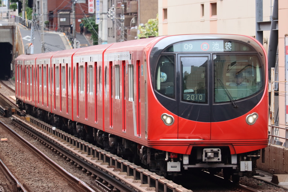 メトロ2000系2110F<br class="br-sp" />(2110編成)の写真