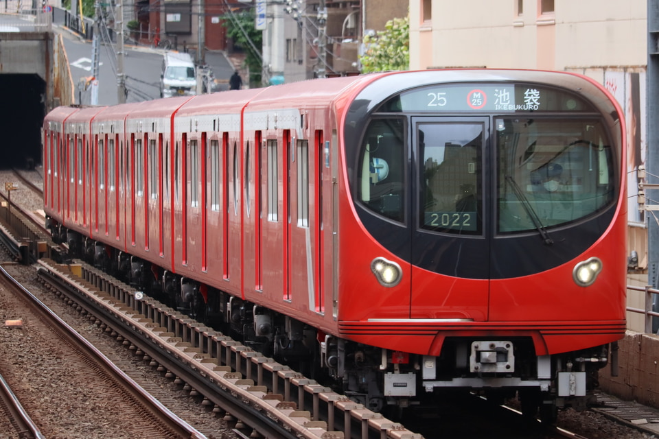 メトロ2000系2122F<br class="br-sp" />(2122編成)の写真