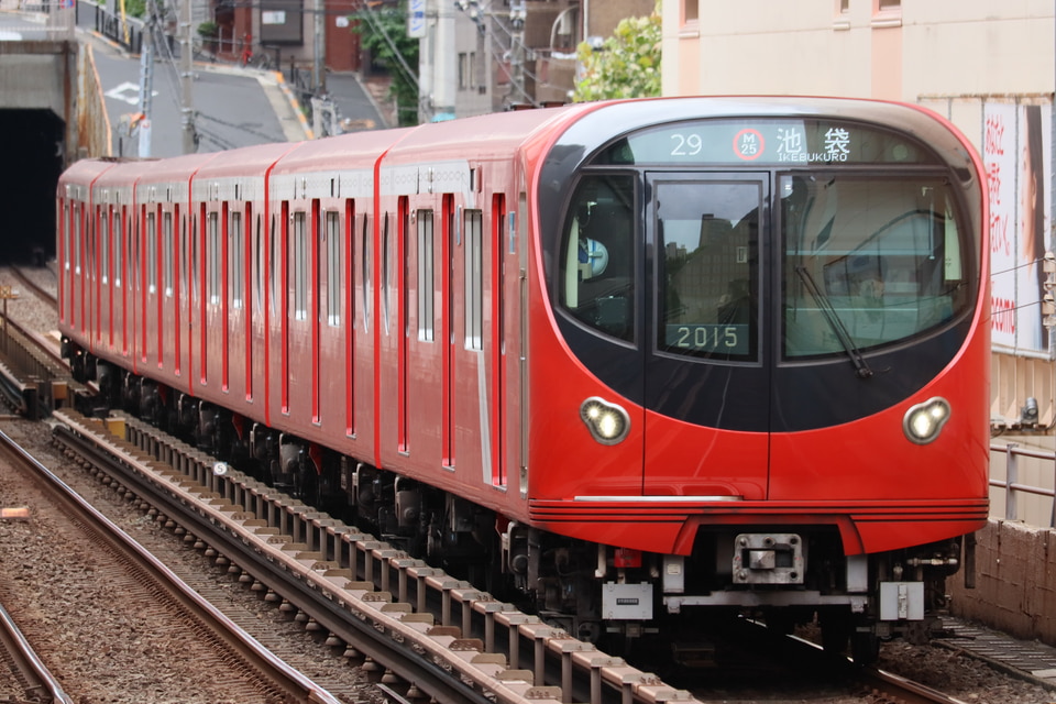メトロ2000系2115F<br class="br-sp" />(2115編成)の写真