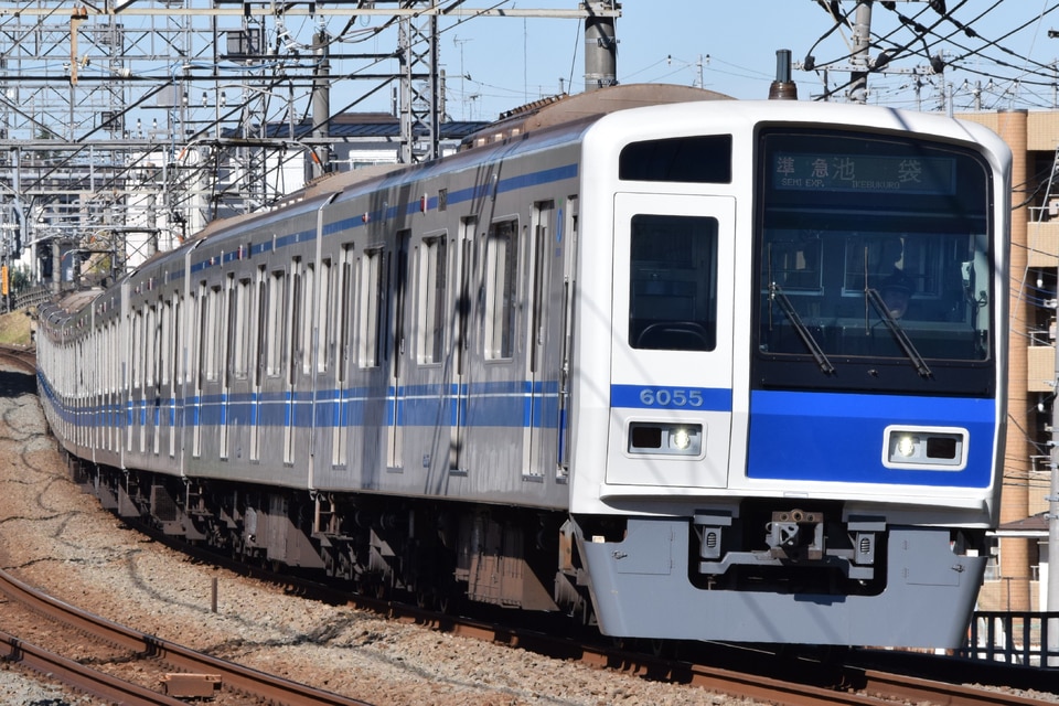 西武6000系6155F<br class="br-sp" />(6155編成)の写真