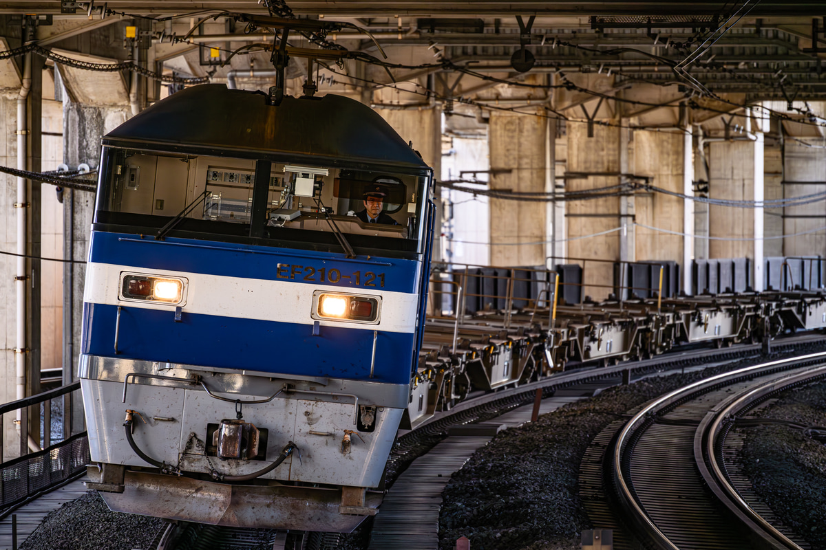 JR貨物 新鶴見機関区 EF210 121