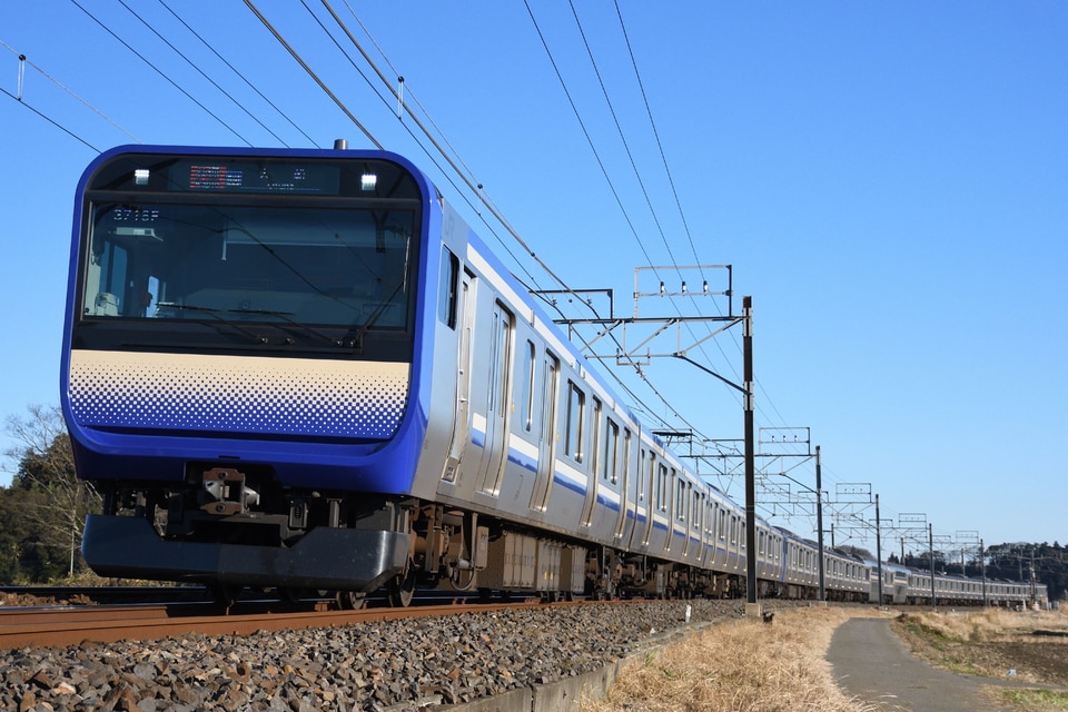 JR東E235系クラJ-20編成<br class="br-sp" />(J-20編成)(クラJ-20)の写真