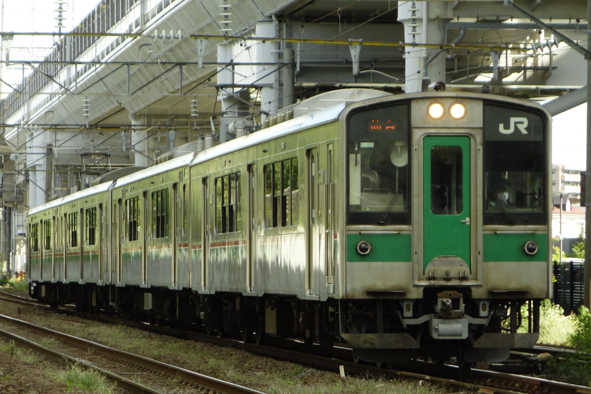 JR東日本 仙台車両センター 701系1000番台+1500番台 F2-25+F2-??
