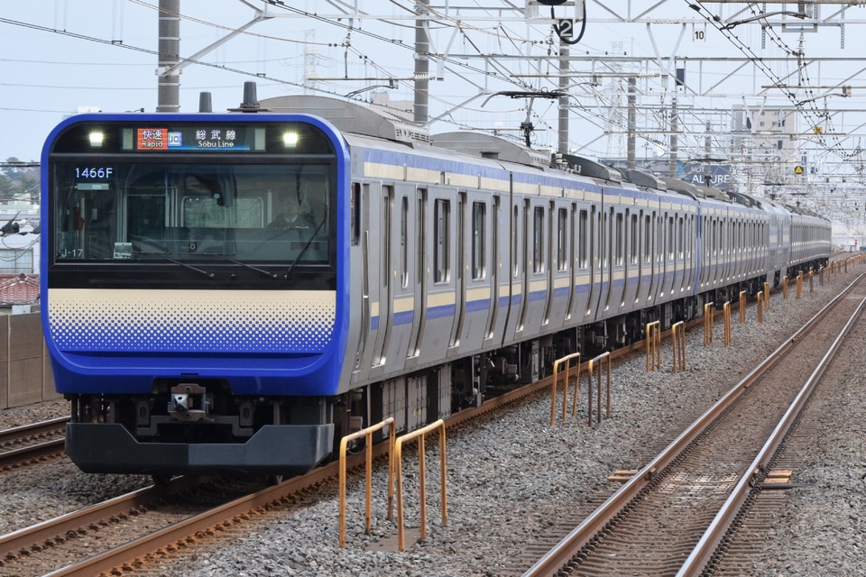JR東E235系クラJ-17編成<br class="br-sp" />(J-17編成)(クラJ-17)の写真