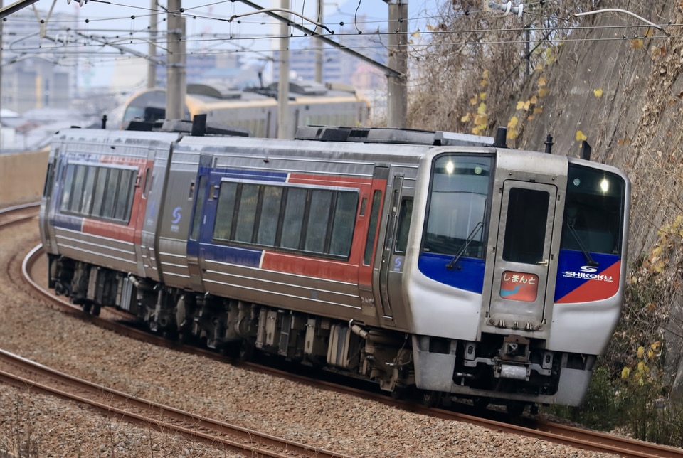 JR四2000系2458の写真