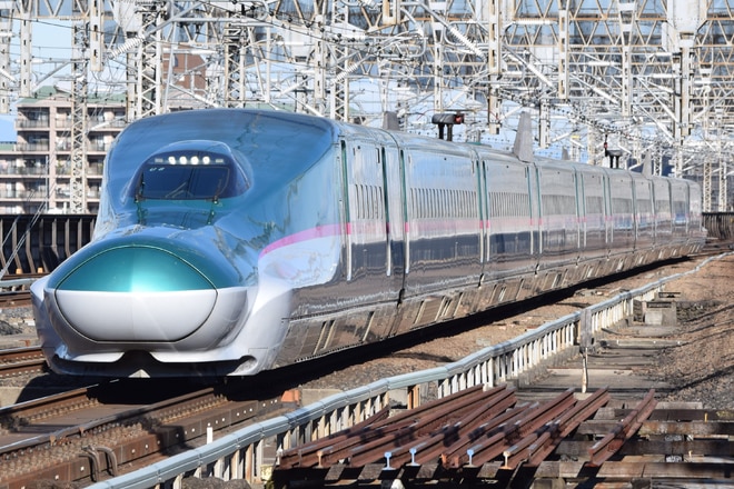新幹線総合車両センターE5系U8編成を大宮駅で撮影した写真