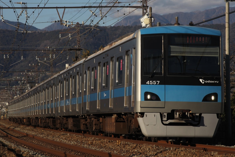 小田急4000形4057×10<br class="br-sp" />(4057F)(4057編成)の写真