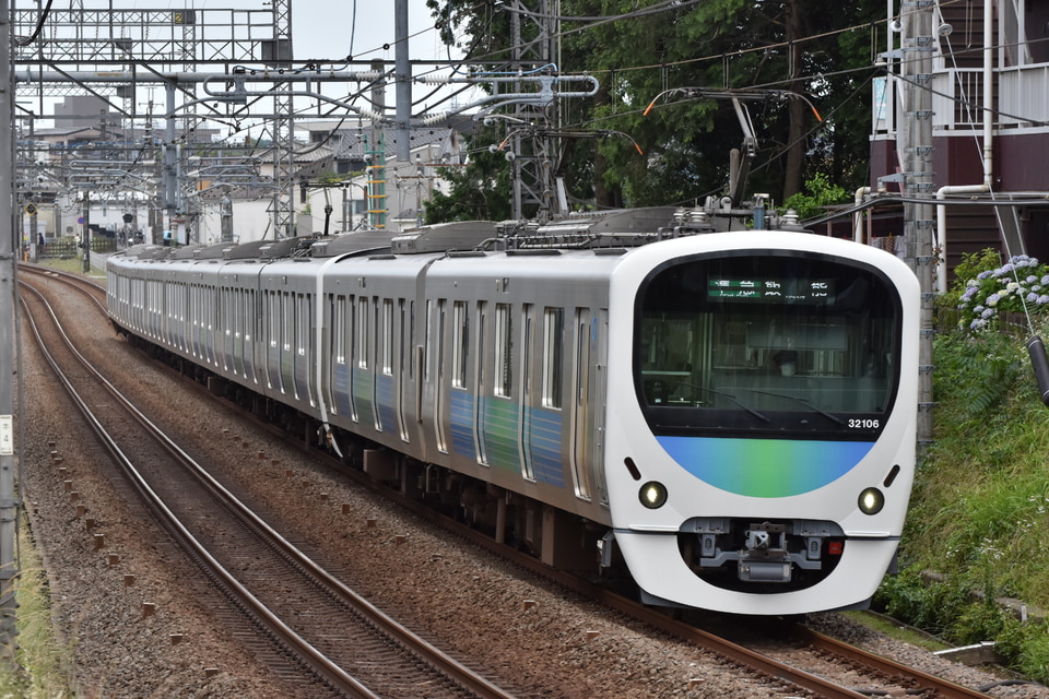 西武30000系32106F<br class="br-sp" />(32106編成)の写真