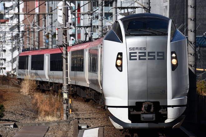 鎌倉車両センター本所E259系クラNe009編成を恵比寿駅で撮影した写真