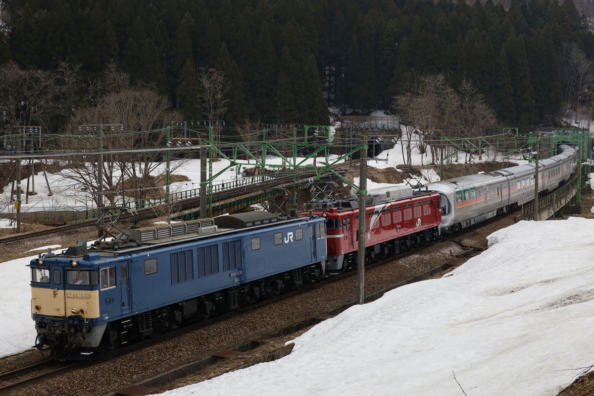 JR東日本  EF64 