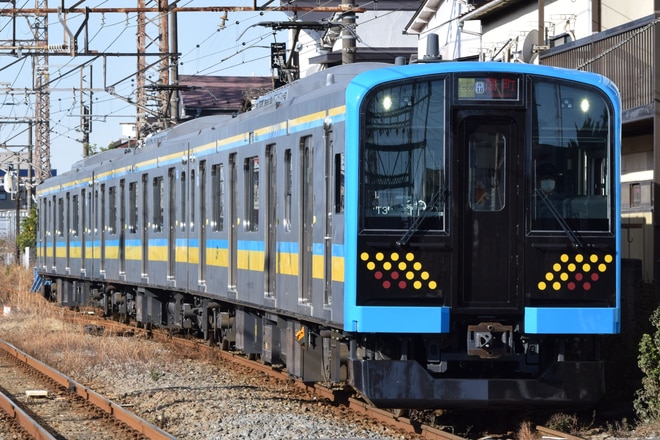 鎌倉車両センター中原支所E131系T3編成を武蔵白石駅で撮影した写真