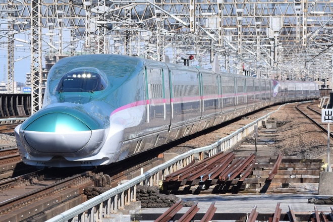 新幹線総合車両センターE5系U50編成を大宮駅で撮影した写真