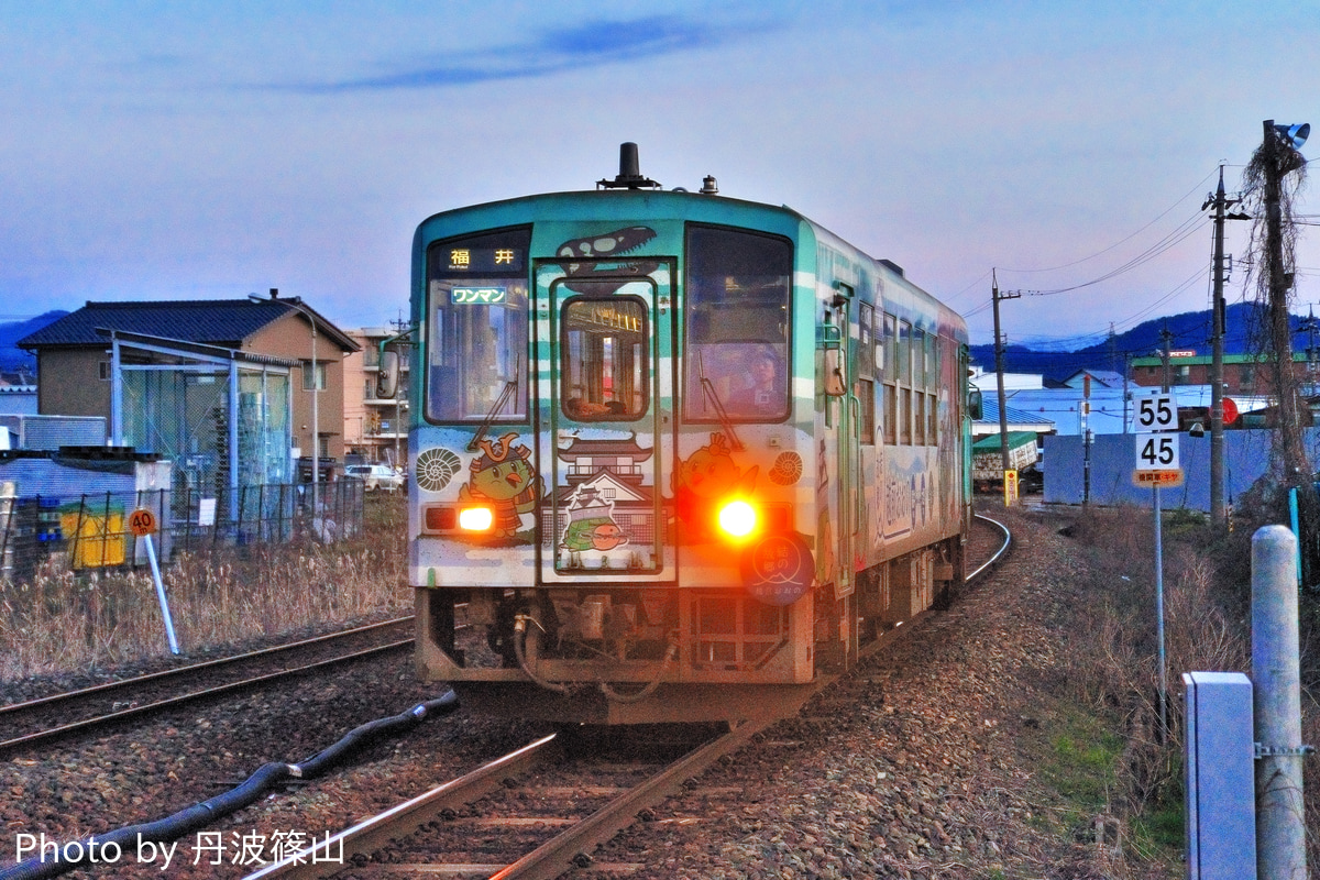 JR西日本 福井地域鉄道部福井運転センター キハ120系 201