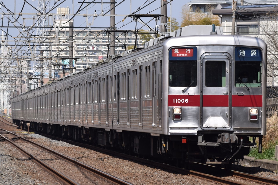 東武10000系11006F<br class="br-sp" />(11006編成)の写真