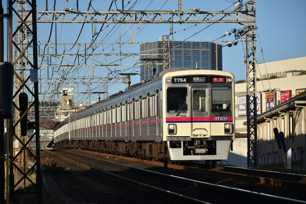JR東日本  7000 