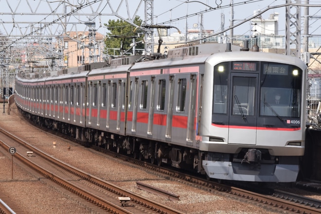 東横線5050系4106Fを多摩川駅で撮影した写真